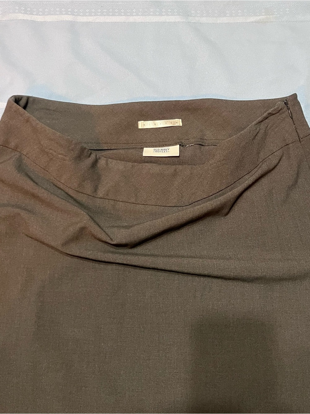 Old Navy Women's Gray skirt.